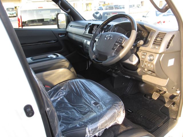 TOYOTA HIACE VAN 2WD 2026 Image 31