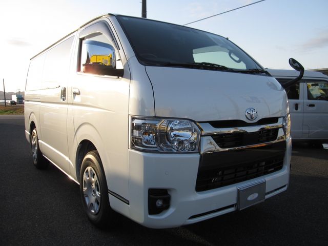 TOYOTA HIACE VAN 2WD 2026 Image 31
