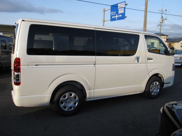 TOYOTA HIACE VAN 2WD 2026 Image 31