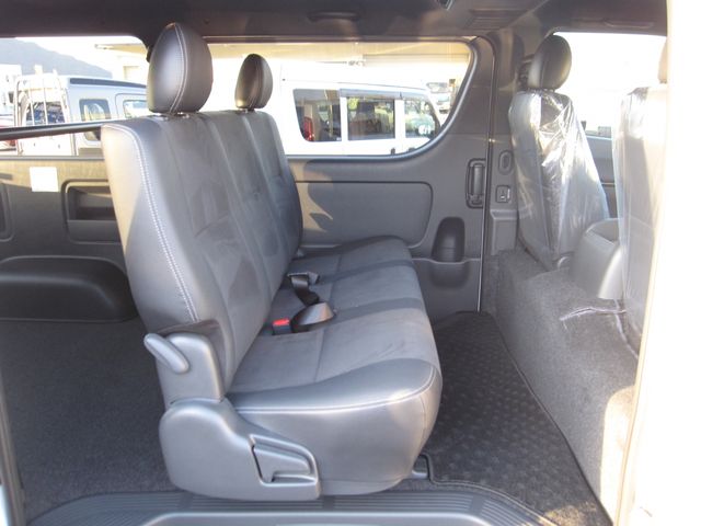 TOYOTA HIACE VAN 2WD 2026 Image 31