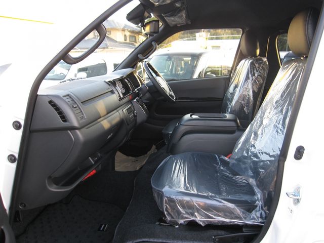 TOYOTA HIACE VAN 2WD 2026 Image 31