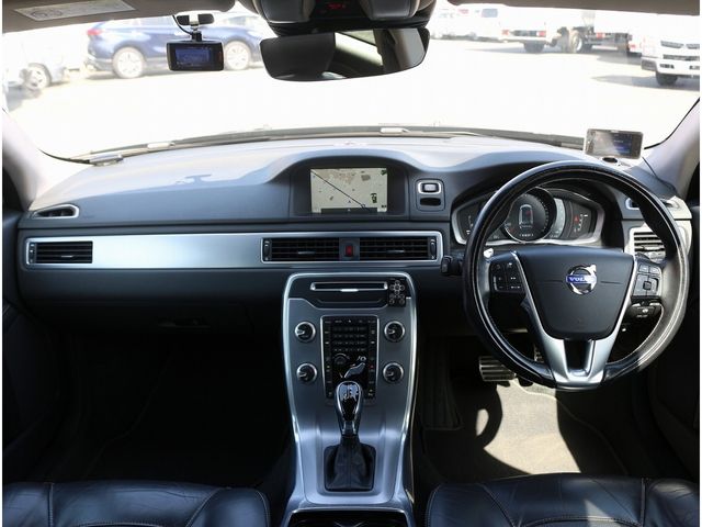 VOLVO V70 2015 Image 31