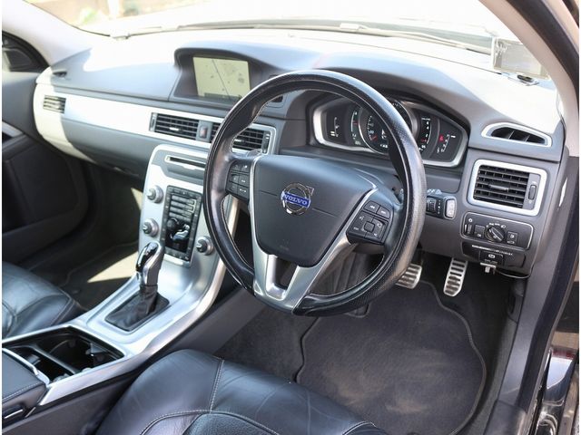 VOLVO V70 2015 Image 31