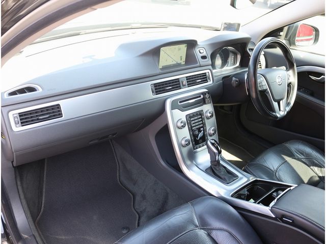 VOLVO V70 2015 Image 31