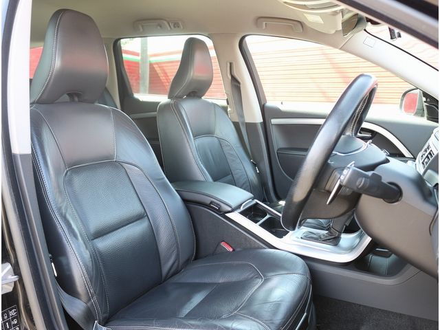 VOLVO V70 2015 Image 31