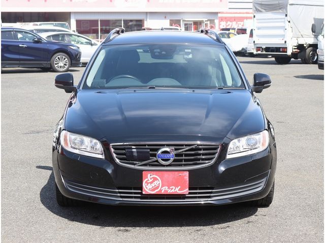 VOLVO V70 2015 Image 31
