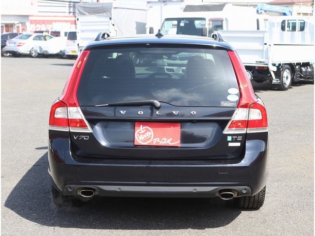 VOLVO V70 2015 Image 31