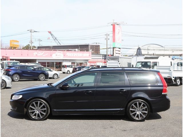 VOLVO V70 2015 Image 31