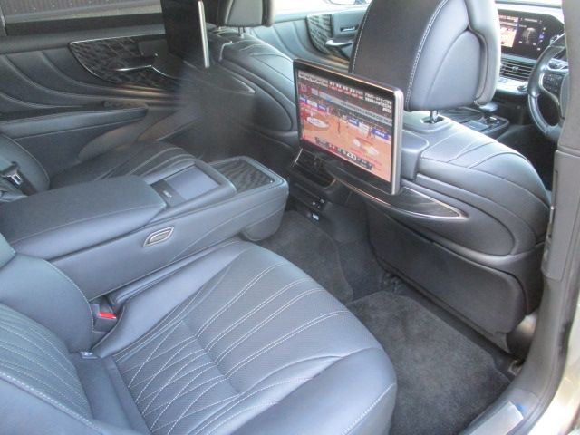 TOYOTA LEXUS LS500H 4WD 2021 Image 31