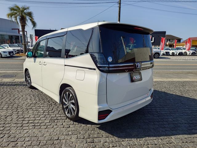 TOYOTA VOXY HYBRID 2023 Image 31