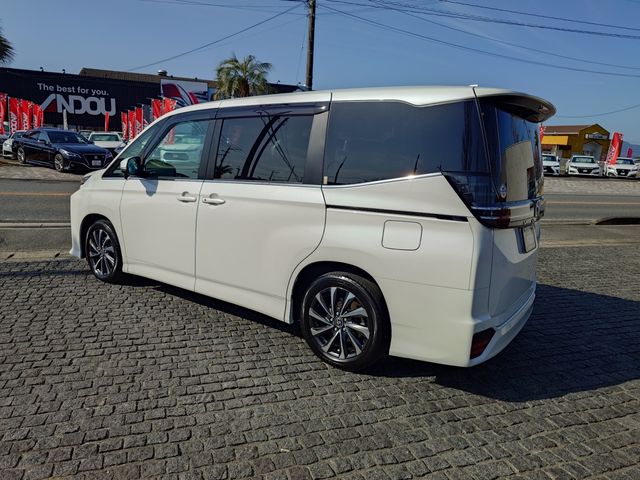 TOYOTA VOXY HYBRID 2023 Image 31