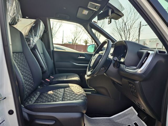 TOYOTA VOXY HYBRID 2023 Image 31