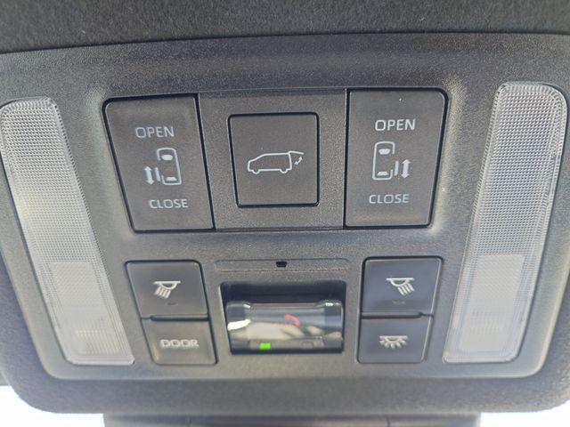 TOYOTA VOXY HYBRID 2023 Image 31