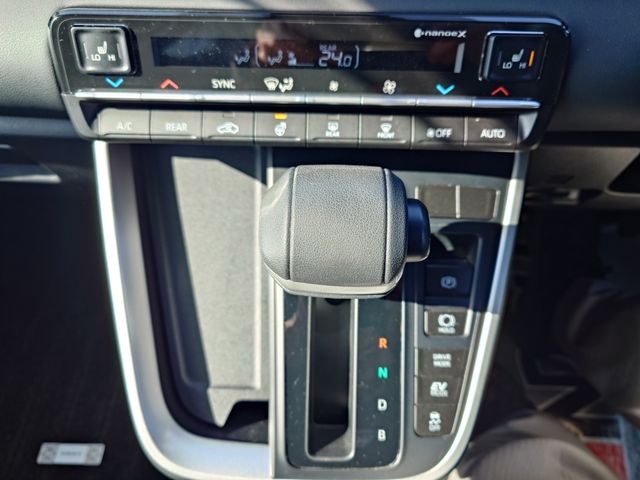 TOYOTA VOXY HYBRID 2023 Image 31