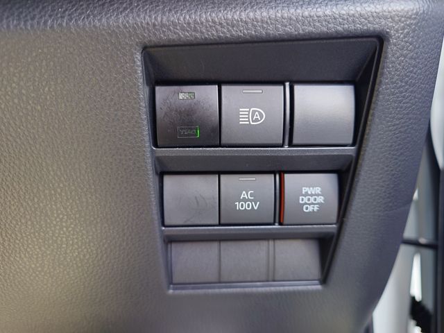 TOYOTA VOXY HYBRID 2023 Image 31