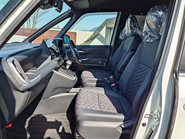 TOYOTA VOXY HYBRID 2023 Image 31