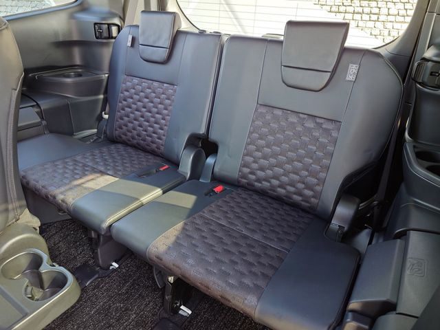 TOYOTA VOXY HYBRID 2023 Image 31