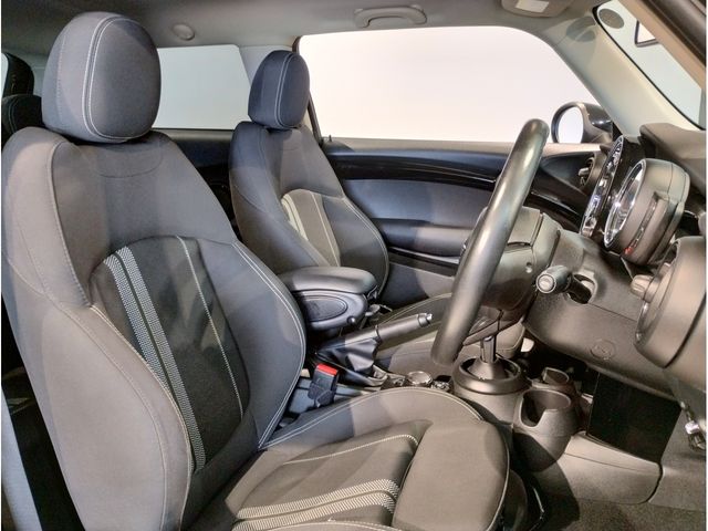 BMW MINI COOPER S 2018 Image 31