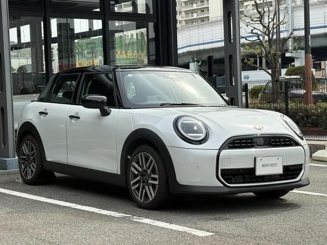 BMW MINI COOPER 5DOOR 2025 Image 31