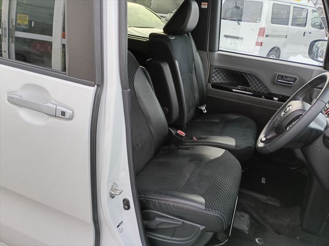 DAIHATSU TANTO CUSTOM 2020 Image 31