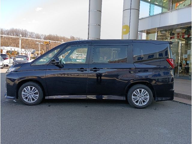 TOYOTA NOAH 2023 Image 31