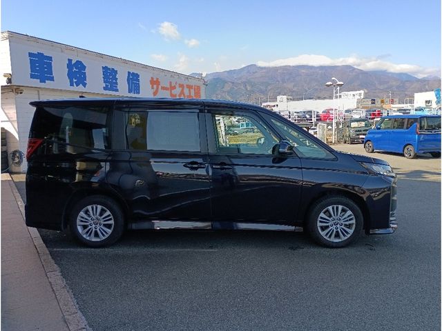 TOYOTA NOAH 2023 Image 31