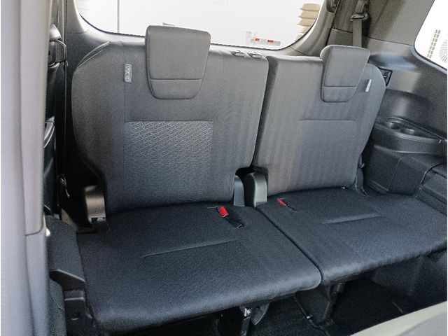 TOYOTA NOAH 2023 Image 31