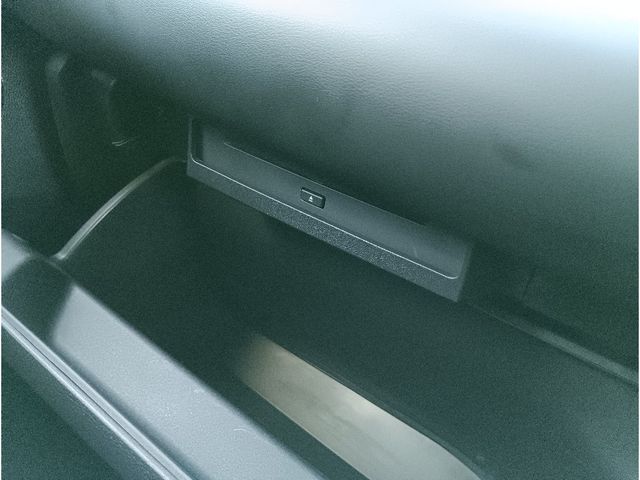 TOYOTA NOAH 2023 Image 31