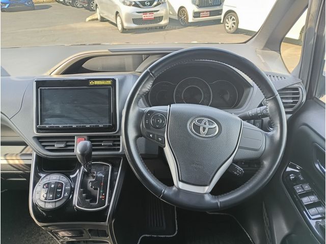 TOYOTA VOXY 4WD 2018 Image 31