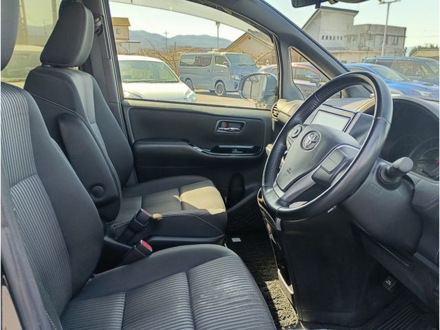 TOYOTA VOXY 4WD 2018 Image 31