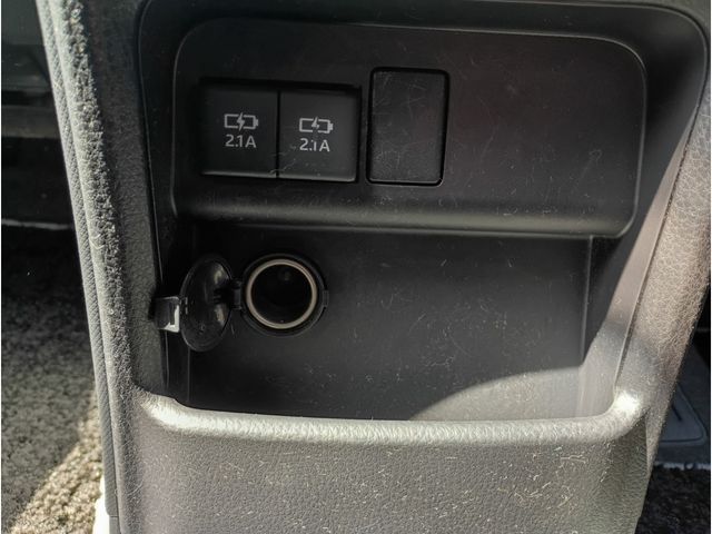 TOYOTA VOXY 4WD 2018 Image 31