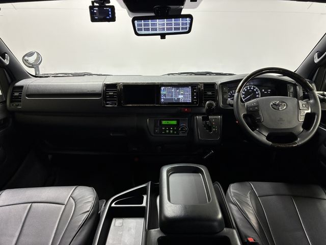 TOYOTA HIACE VAN 4WD 2025 Image 31