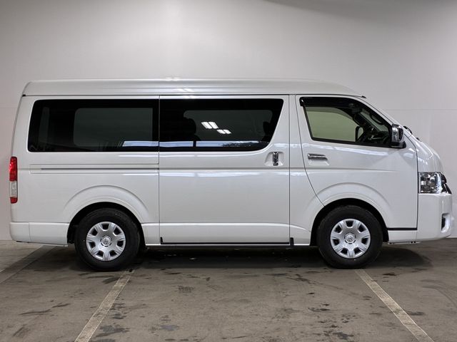 TOYOTA HIACE VAN 4WD 2025 Image 31