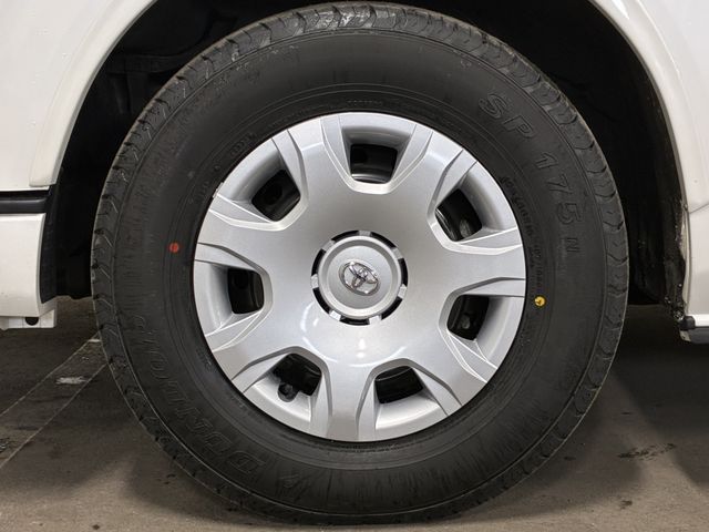 TOYOTA HIACE VAN 4WD 2025 Image 31