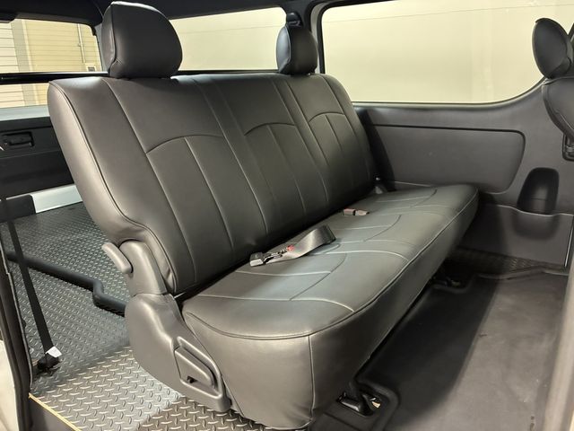 TOYOTA HIACE VAN 4WD 2025 Image 31