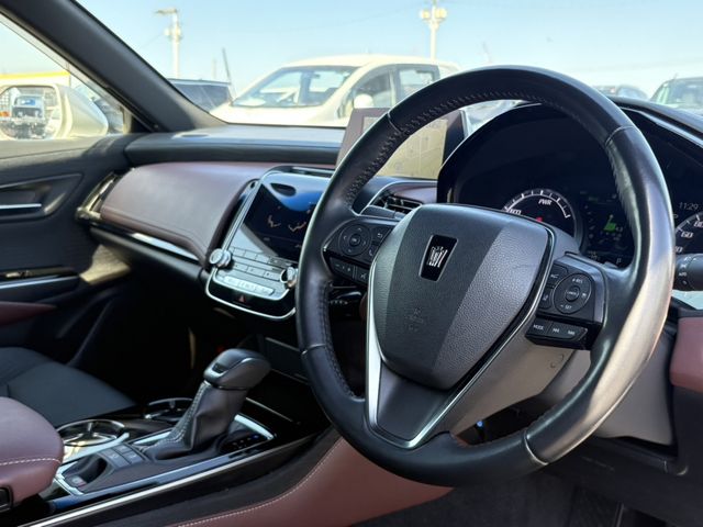 TOYOTA CROWN SEDAN HYBRID 2019 Image 31