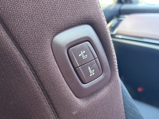 TOYOTA CROWN SEDAN HYBRID 2019 Image 31