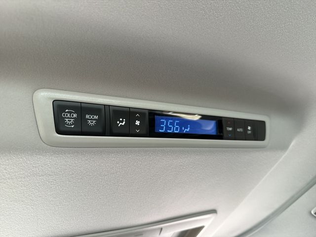 TOYOTA VELLFIRE 2018 Image 31