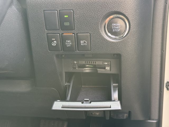 TOYOTA VELLFIRE 2018 Image 31