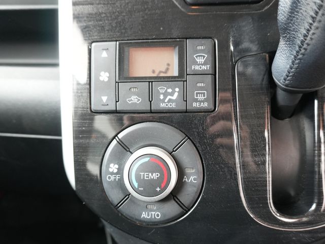 DAIHATSU TANTO CUSTOM 2014 Image 31