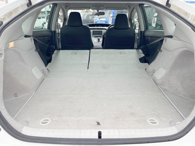 TOYOTA PRIUS 2013 Image 31