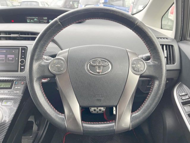 TOYOTA PRIUS 2013 Image 31