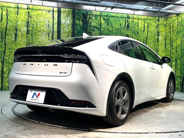 TOYOTA PRIUS PHV 2023 Image 31