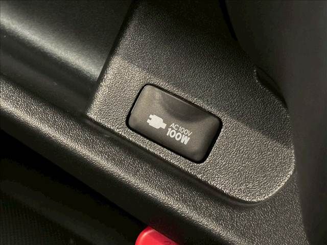 TOYOTA HIACE VAN 2WD 2025 Image 31