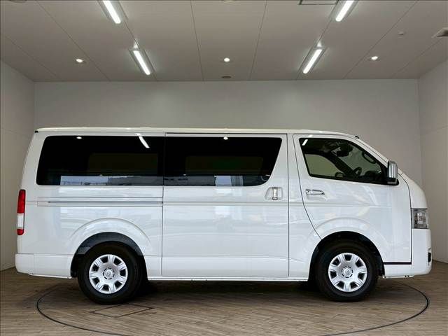TOYOTA HIACE VAN 2WD 2025 Image 31