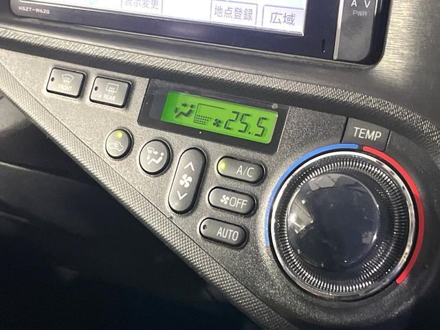 TOYOTA AQUA 2013 Image 31