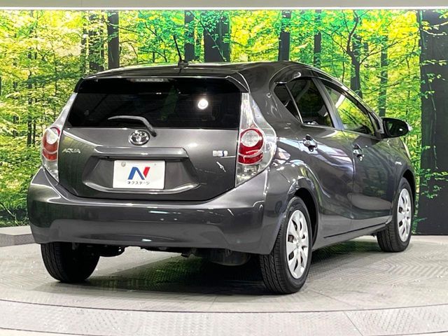 TOYOTA AQUA 2013 Image 31