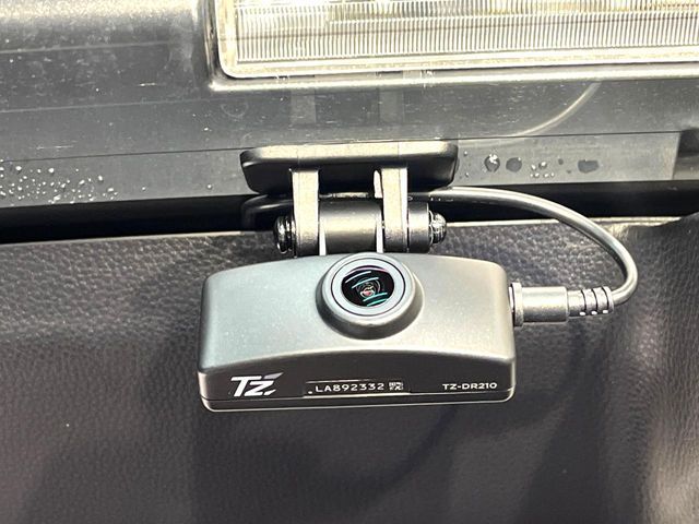 TOYOTA RAV4 HYBRID 4WD 2022 Image 31