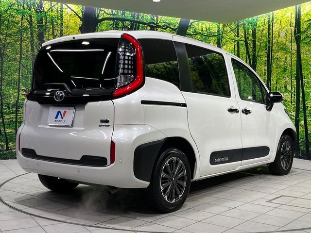 TOYOTA SIENTA HYBRID 2023 Image 31