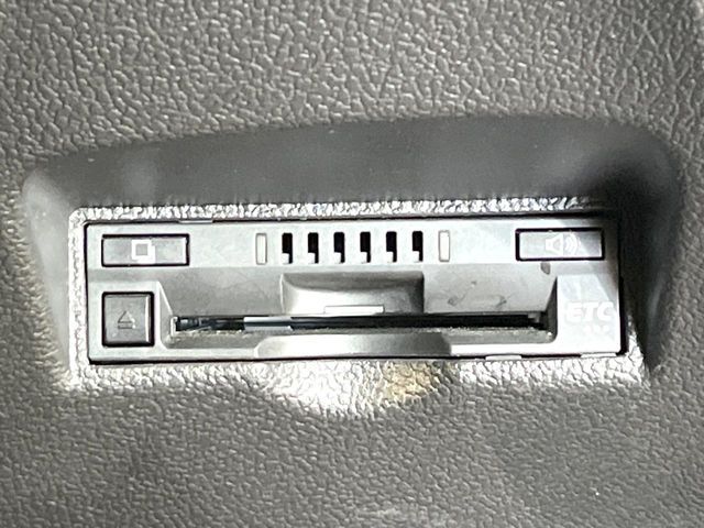 TOYOTA PRIUS 2019 Image 31